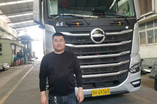 忻州首位车主老乔大话北京重卡燃气车： 既省钱，又安全，开得轻松、开得放心