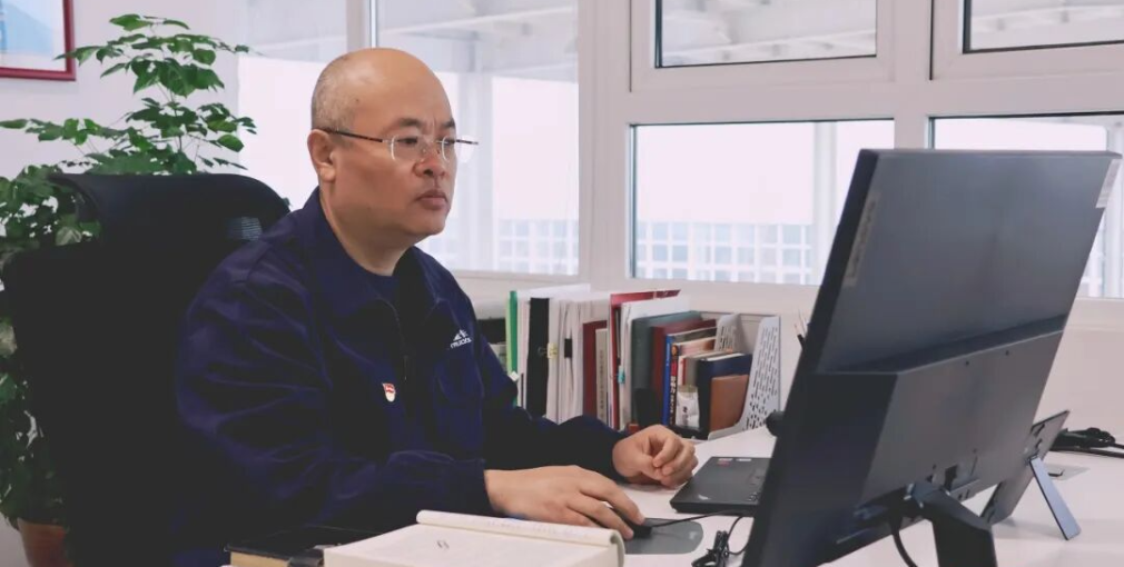 喜报|北汽重卡副总经理魏本华荣获“常州市劳动模范”荣誉称号